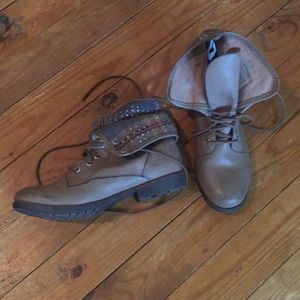 Brown combat boots with sparkles